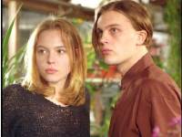 
 Justin (Michael Pitt) with  
 distaff interest 
 Lisa (Agnes Bruckner).
   